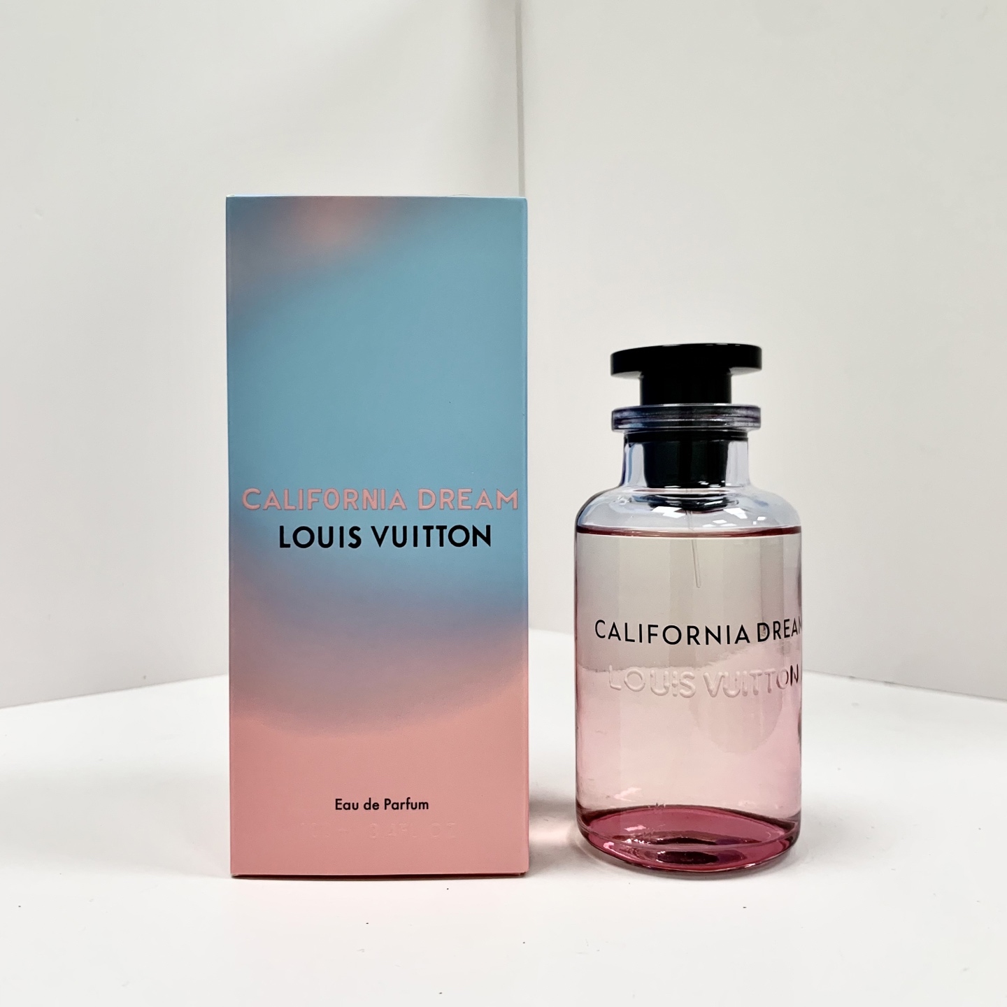 Original order quality
✍️Perfume 100ml Gradient California Dream🔜Real shot📷In stock❗️
Louis Vuitton California Dream, 2020
Brand:
Perfumer: Jacques Cavallie.
Properties: Neutral fragrance
Fragrance: citrus
Orange musk pear ambrette benzoin balm
