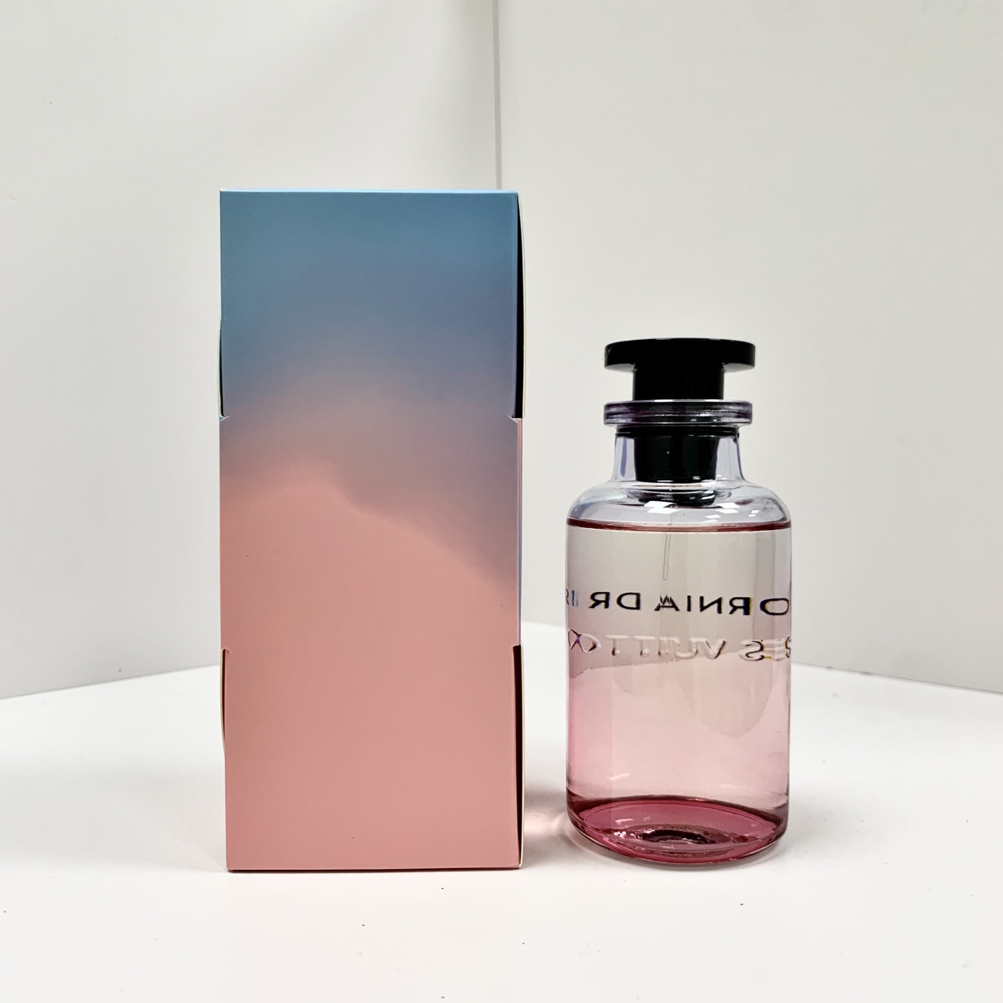 Original order quality
✍️Perfume 100ml Gradient California Dream🔜Real shot📷In stock❗️
Louis Vuitton California Dream, 2020
Brand:
Perfumer: Jacques Cavallie.
Properties: Neutral fragrance
Fragrance: citrus
Orange musk pear ambrette benzoin balm - Image 2