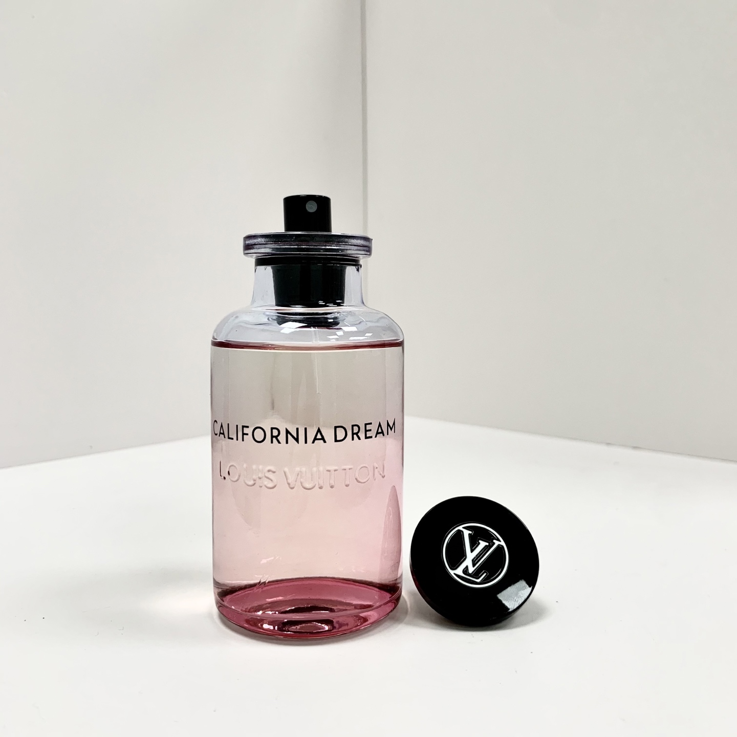 Original order quality
✍️Perfume 100ml Gradient California Dream🔜Real shot📷In stock❗️
Louis Vuitton California Dream, 2020
Brand:
Perfumer: Jacques Cavallie.
Properties: Neutral fragrance
Fragrance: citrus
Orange musk pear ambrette benzoin balm - Image 4