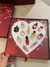 Big brand heart-pounding perfume sample set of 12 pieces
🔜 Quality❗️ Heart-pounding twelve-piece set. 12 Favorite Fragrance Scents for Her‼ ️The whole set is composed of 12 pieces of 5ml-7.5ml perfume👉. The whole set has 12 pieces in total! This box set is extremely cost-effective and has 12 fragrance types at a time. You can change the fragrance according to different moods. Every time you use it, you will feel full of freshness. The small size is also super portable, so you can refill the fragrance anytime and anywhere, which is super convenient!
😉Small travel size, contains:
👇👇👇
:Sweetheart, true self, charm, JOY
:Classic COCO, pink encounter, limited red N5
:Classic Black Opium, Reversal of Paris, Water of Liberty
:Self has no boundaries, red love
There are a total of 12 fragrances. The classic and limited flavors all have their own popular flavors. You can change the flavor every day.
Each fragrance is not only designed to perform a unique fragrance art, but also carries a deep emotion. 12-piece sample set of Thrilling Perfume! 💢