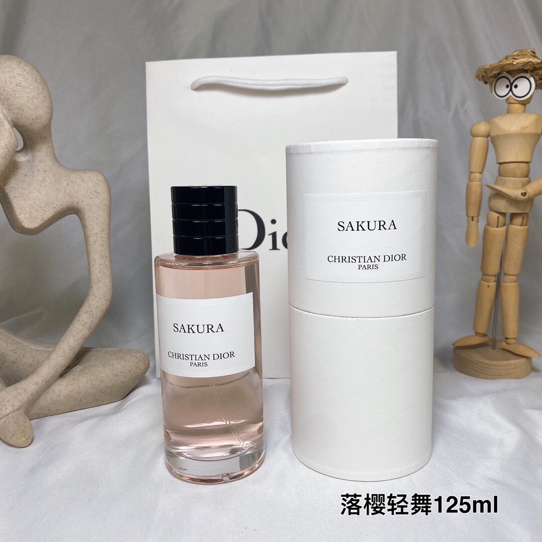 Original order quality
Dior Collection Perfume 100ml! Smell: Lucky wind chimes, singing and dancing roses, Montaigne salon, flowers in Moshan, green wood with silver shadow, dancing cherry blossoms, dark wood fragrance! - Image 3