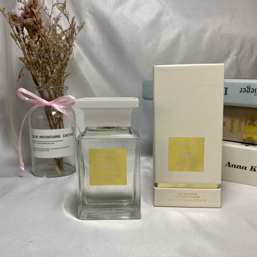 TF white bottle white musk perfume 100ml
🔜Quality❗5828# White bottle of white musk 100ml
Tom Ford TF limited edition white bottle white musk perfume 100ml
Top notes: rose, saffron, thyme
Middle notes: tea, frankincense, lily of the valley
Base notes: sandalwood, suede, amber, musk
Woody floral fragrance, low-key like body fragrance, with a feeling of distance
There is also a long-lost, warm taste!