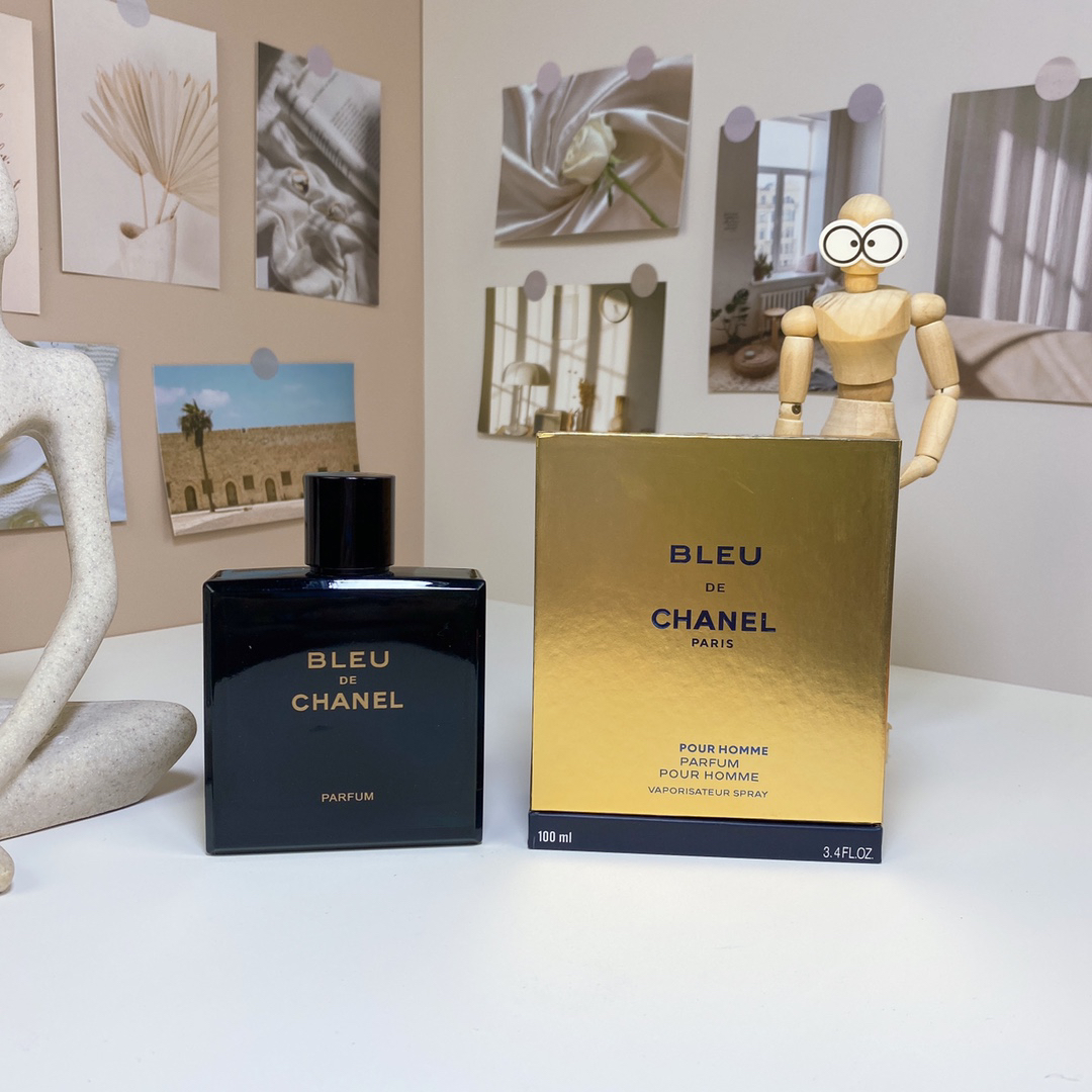 Special
071870 Chanel Azure Parfum Gift Box Edition 100ml! - Image 2