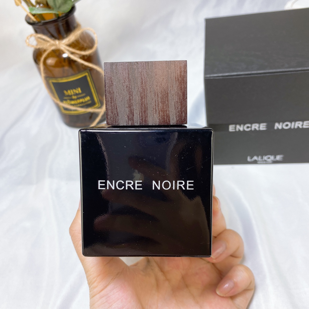 Quality 🔥75
Lalique Encre Noire Lalique Lai Li Mo Love Zhu Mo Black Ze Woody Men's Perfume Long-lasting Light Fragrance 100ml
Woody fougere
Top note: cypress
Middle Notes: Haitian Vetiver, Bourbon Vetiver
Base note: Musk Cashmere Wood - Image 2