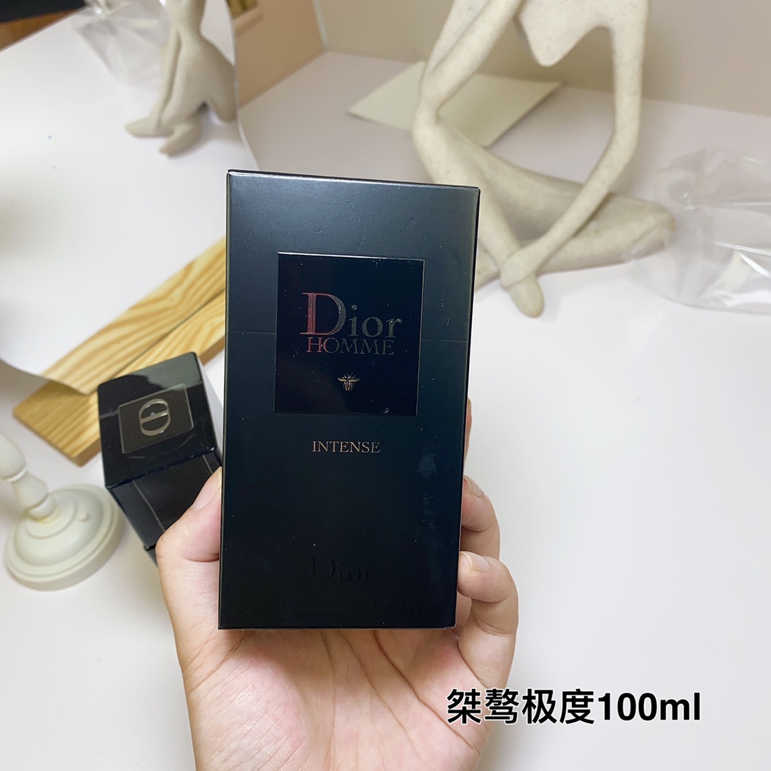 P65. Dior Unruly Extremely Enhanced Eau de Toilette 100ml
🔜 Quality❗Dior Dior's new extreme men's new version enhanced version 100ml
Dior HOMME INTENSE 2011
Fragrance: woody floral
Top note: lavender
Middle Note: Iris, Huangkui Pear
Base Note: Vetiver Cedar - Image 5