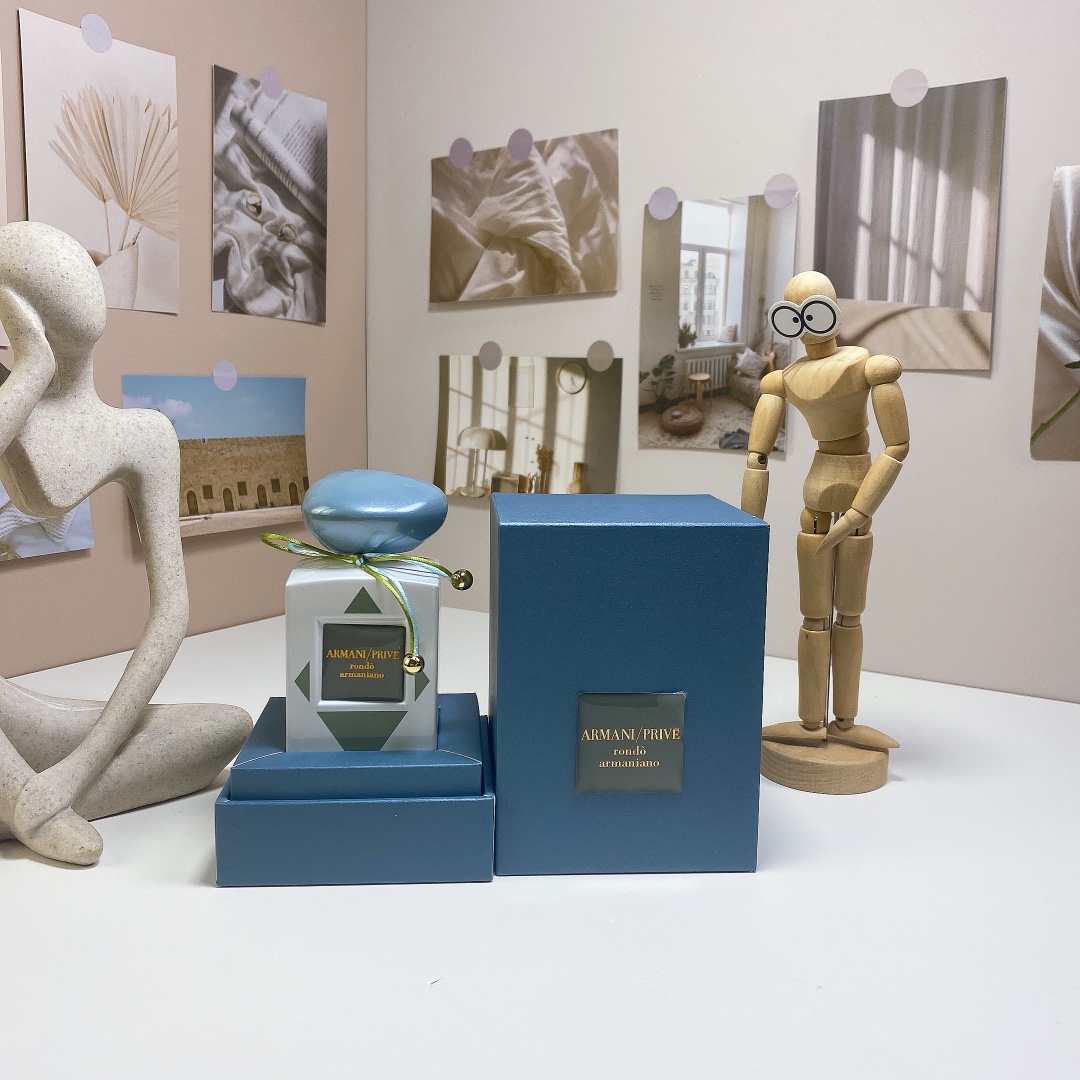 102130 Armani Global Limited Edition Style Swirl 100ml
282078 Armani Global Limited Edition Style Interesting 100ml - Image 2