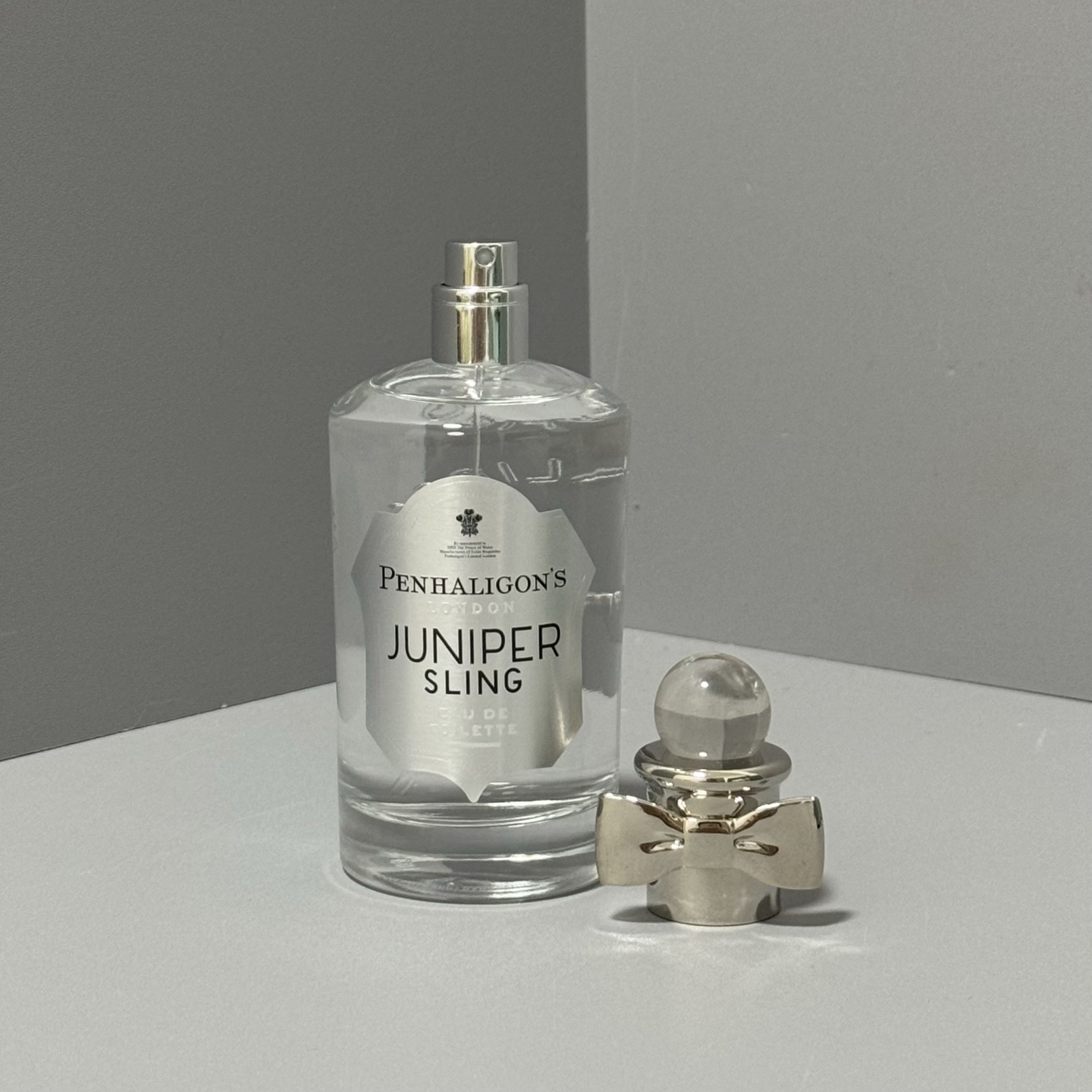 Original order quality
✍PENHALIGONS JUNIPER SLING Gin Eau de Toilette 100ML
Fragrance: woody spices
Top notes: angelica, cinnamon, orange and juniper berry
Middle notes: cardamom, orris root, leather and pepper
Base: vetiver, cherry, sugar and amber - Image 4