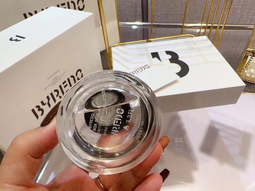 Original order quality
: Rose cedar in no man’s land🪐
𝒃𝒆𝒍𝒐𝒏𝒈𝒔 𝒕𝒐 𝒚𝒐𝒖 𝒑𝒆𝒓𝒇𝒖𝒎𝒆
Highly recommended No Man’s Land Rose
Say goodbye to street fragrance, it smells more expensive than others
Top notes: pink pepper rose
Middle Notes: Rose Raspberry Blossom
Base note: papyrus amber
You are the ideal in the world. A perfume that 99% of straight men can’t stand.
"You are the last rose in my barren land" is the advertising slogan of No Man's Land Rose. I am deeply attracted by it. It is a popular brand among niche perfume brands~ - Image 4