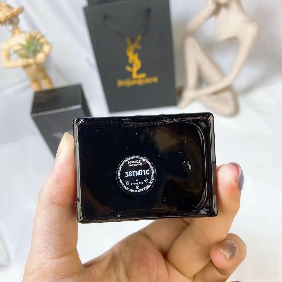 free shipping💰💰 version
YSL Saint Laurent Y Men Pioneer Men Black Bottle Essence 100ml
✔Recommended❗ Men's Y Woody Fragrance Fresh Marine Fragrance Perfume. I can't forget it after trying it. I can feel the inner peace after smelling it and I can't help but buy this perfume. Friends around me also like it after smelling it. It is more suitable for users who like refreshing. It is suitable for work and daily use. Relatively speaking, the alcohol content is high and it is easy to evaporate.
▶︎The changes in the top and back notes of the fragrance are also softer. Top notes: cool and slightly sweet bergamot and spicy and bright ginger create an invigorating atmosphere; middle notes: sage, juniper, lavender, geranium, exuding a pure warm and sexy smell; base notes: soft fir and ambergris to set off the calmness of the woody fragrance, which makes people think deeply at the moment of smelling it, directly touching the depths of the soul, and making you unable to control yourself for a long time💢 - Image 3