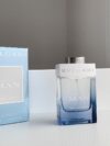 Original order quality
2022 Bvlgari new men’s fragrance review|||received a trial sample of the new Bvlgari men’s fragrance
Come and evaluate it
Judging from the bottle design alone, this should be a men's perfume with a fresh style. It incorporates the natural elements of glaciers and snow-capped mountains, trying to express the purity and nature of the fragrance, the unity of man and nature~~~
It has a sweet, fruity aroma when first sprayed, and gradually becomes more floral.
It's not a floral scent with a strong rouge smell, but a combination of woody and floral scents in the end.
Overall, it is refreshing but not cheap, with just the right amount of floral aroma blended into ginseng, and finally combined with the woody aroma.
Bvlgari currently produces several men's fragrances that are quite good, unlike other brands of men's fragrances that are "the same".
Friends who are struggling to find a refreshing men’s fragrance with personality
You can try this one
Top notes: juniper berry, ginseng essence, geranium
Middle Notes: Sandalwood, Orris
Base note: cedar