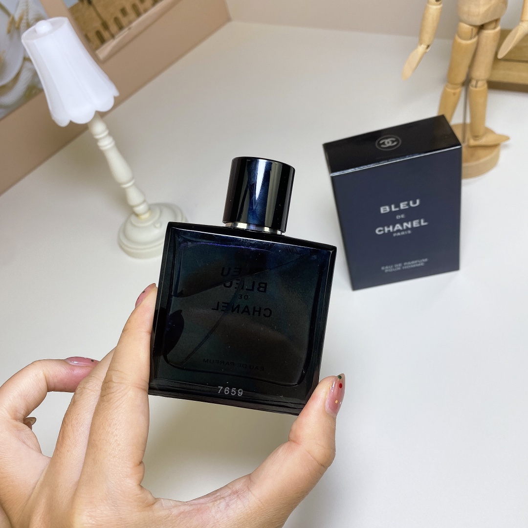 Top quality
Mingtong Edition Chanel Blue Intense 50ml
Chanel Bleu de Chanel Eau de Parfum,2014
Brand: Chanel
Perfumer: Jacques Polge
Properties: Men's fragrance
Fragrance: aromatic woody
Top Notes: Grapefruit Lemon Mint Pink Pepper Bergamot
coriander
Middle Notes: Ginger, Nutmeg, Jasmine Melon
Base note: incense, amber, cedar, sandalwood, patchouli
Amberwood Labdanum - Image 4