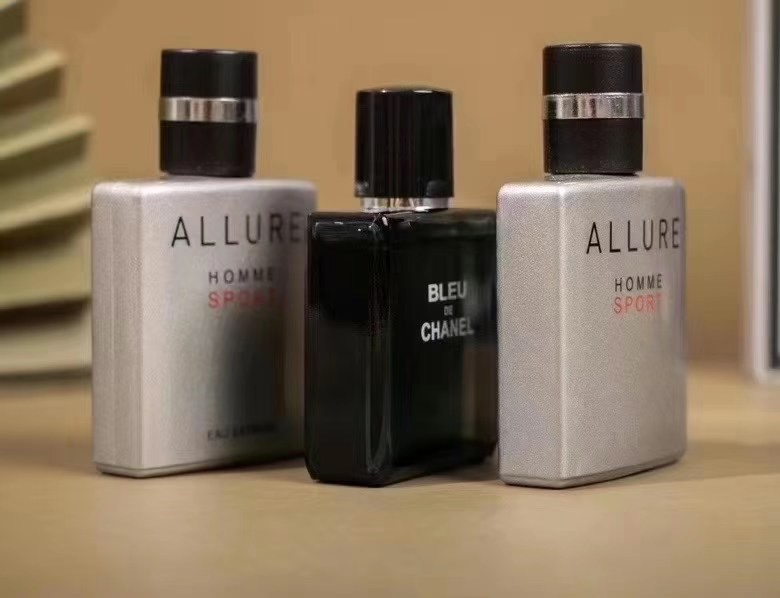 CHANEL Chanel men's perfume 3-piece set*25ml, classic three-piece set. There are 3 different Chanel perfume gift packs in one box. Contains: Azure Light Fragrance + Charming Sports + Charming Sports Cologne, three different flavors, fashionable and classic, convenient for Ctrip. 25ml each - Image 2