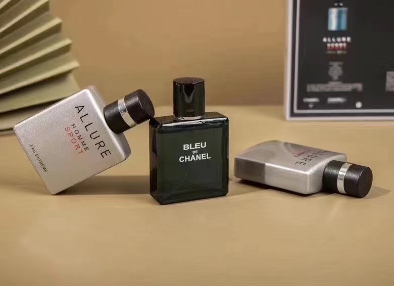 CHANEL Chanel men's perfume 3-piece set*25ml, classic three-piece set. There are 3 different Chanel perfume gift packs in one box. Contains: Azure Light Fragrance + Charming Sports + Charming Sports Cologne, three different flavors, fashionable and classic, convenient for Ctrip. 25ml each - Image 5