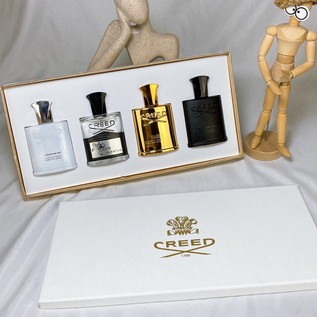 65. Creed Faith Perfume Medium Sample Set of Four × 30ml
🔜 ‣Creed Creed Perfume Medium Sample Four-piece Gift Set 30ml, the set contains 1⃣️Silver Mountain Spring 2⃣️Eau Napoleon 3⃣️Irish Green Flower 4⃣️Thousand-Year Empire