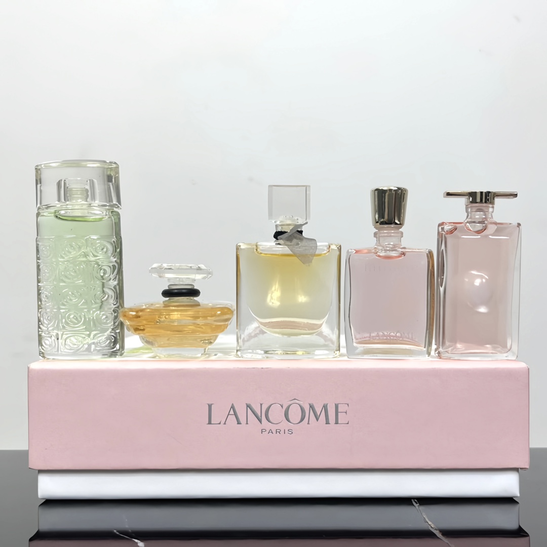 Original order quality
💥Lancome is my five-piece perfume sample set🔜1YV63Z code! Comes with gift bag ❗️The most fragrant perfume ahead! ! Too girly‼ ️Lancome IDOLE is my perfume! Directly become a god in the perfume industry! ! This appearance is really terrible❗❗The sweet fruit hanging that enchants the soul. No girl would not like it! - Image 4