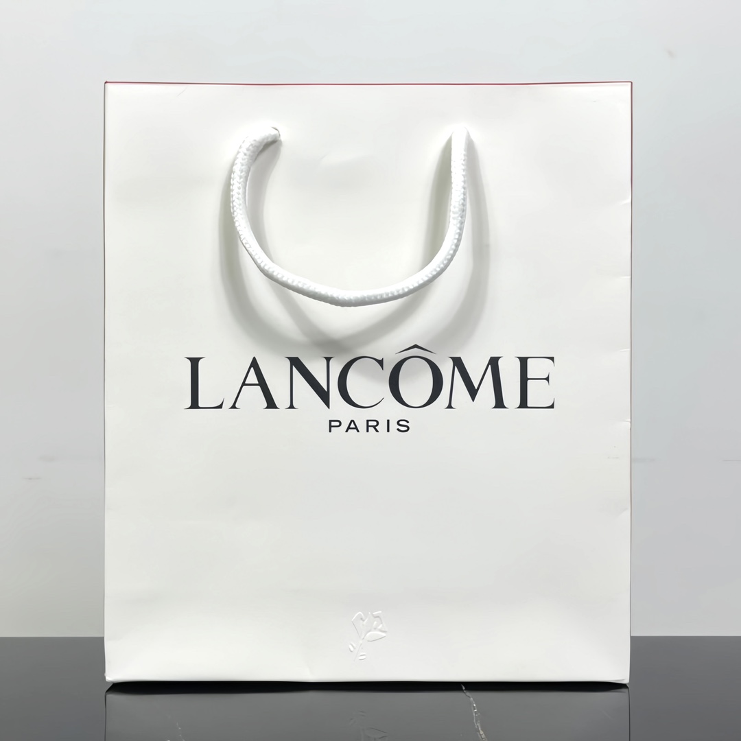 Original order quality
💥Lancome is my five-piece perfume sample set🔜1YV63Z code! Comes with gift bag ❗️The most fragrant perfume ahead! ! Too girly‼ ️Lancome IDOLE is my perfume! Directly become a god in the perfume industry! ! This appearance is really terrible❗❗The sweet fruit hanging that enchants the soul. No girl would not like it! - Image 5