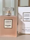 Original order quality
Chanel Frosted CoCo Fragrance: Floral, Floral and Fruity, Woody, Oriental, Amber, Mixed Fragrance
Perfume classification: Eau de Toilette EDT
Coco Mademoiselle presents fresh and sensual oriental notes. Fresh and energizing citrus instantly awakens the senses. The main tones of rose and jasmine are sensual and clear. Pure aromas of patchouli and vetiver gradually reveal themselves, emphasizing the fragrance's softness. For the first time, Olivier Polge gives the Coco Mademoiselle perfume series a refreshing and elegant fragrance interpretation, allowing the soft and charming fragrance to accompany you everywhere. The soft floral scent of jasmine essential oil intertwined with rose petals reveals the graceful softness of musk.
Sisters who like light fragrance must not miss this one. Try it and you will definitely buy this light fragrance! ! !