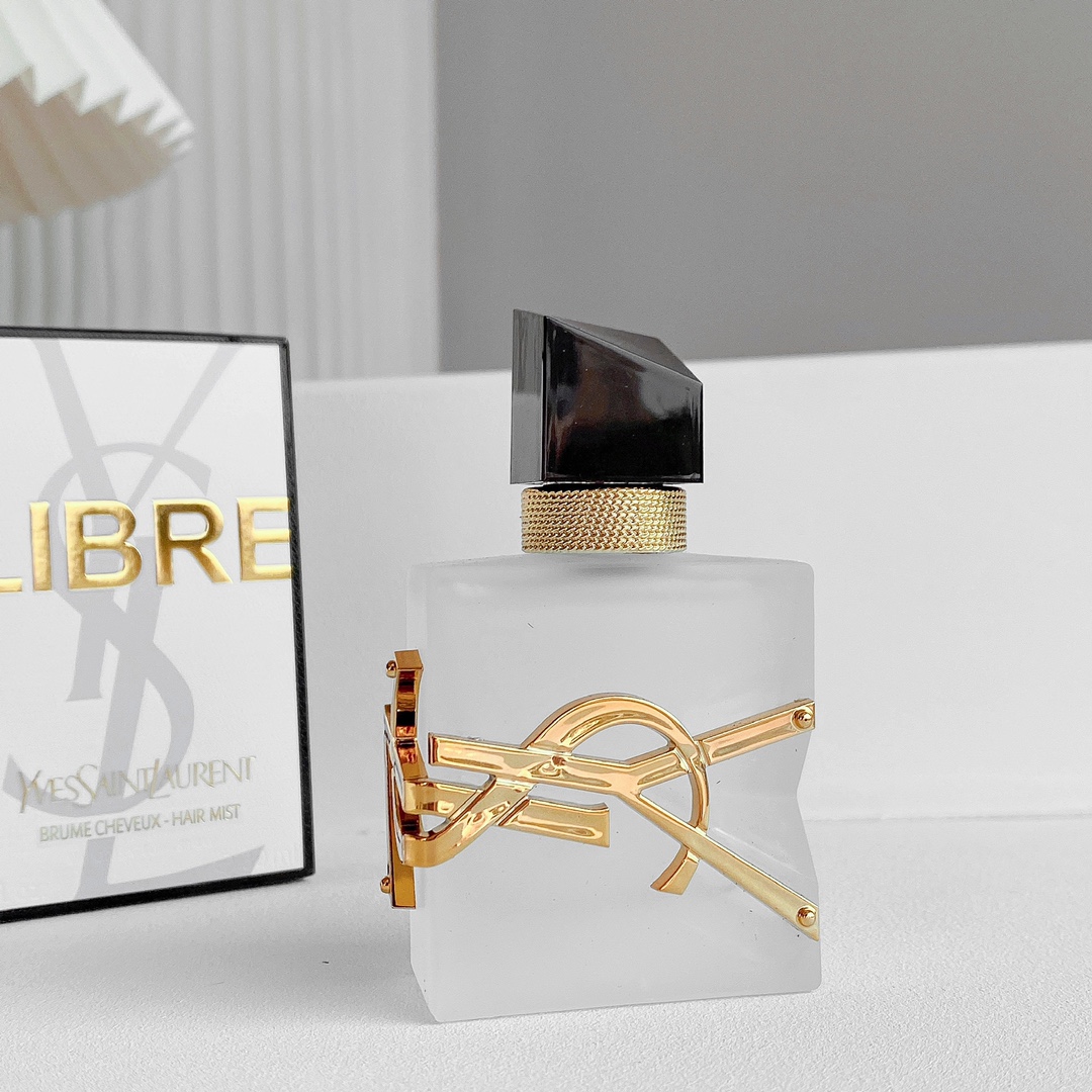 Original order quality
YSL Yves Saint Laurent Eau de Parfum Fragrance Spray Frosted Bottle 30ml|||💫The iconic bottle with glacier frosted texture, paired with an airy dense mist nozzle. Light and portable, you can spray it anywhere, anytime, leaving every hair strand free and exuding a pleasant floral fragrance all day long. High-end bottle, light and easy to carry with you ~
♥️Fragrance list: Orange, Petitgrain, Blackcurrant, Lavender, Orange Blossom, Jasmine
Vanilla Cedar Ambergris Musk
Ysl free water perfume sharing perfume ysl YSL free water fragrance spray fragrance spray - Image 2