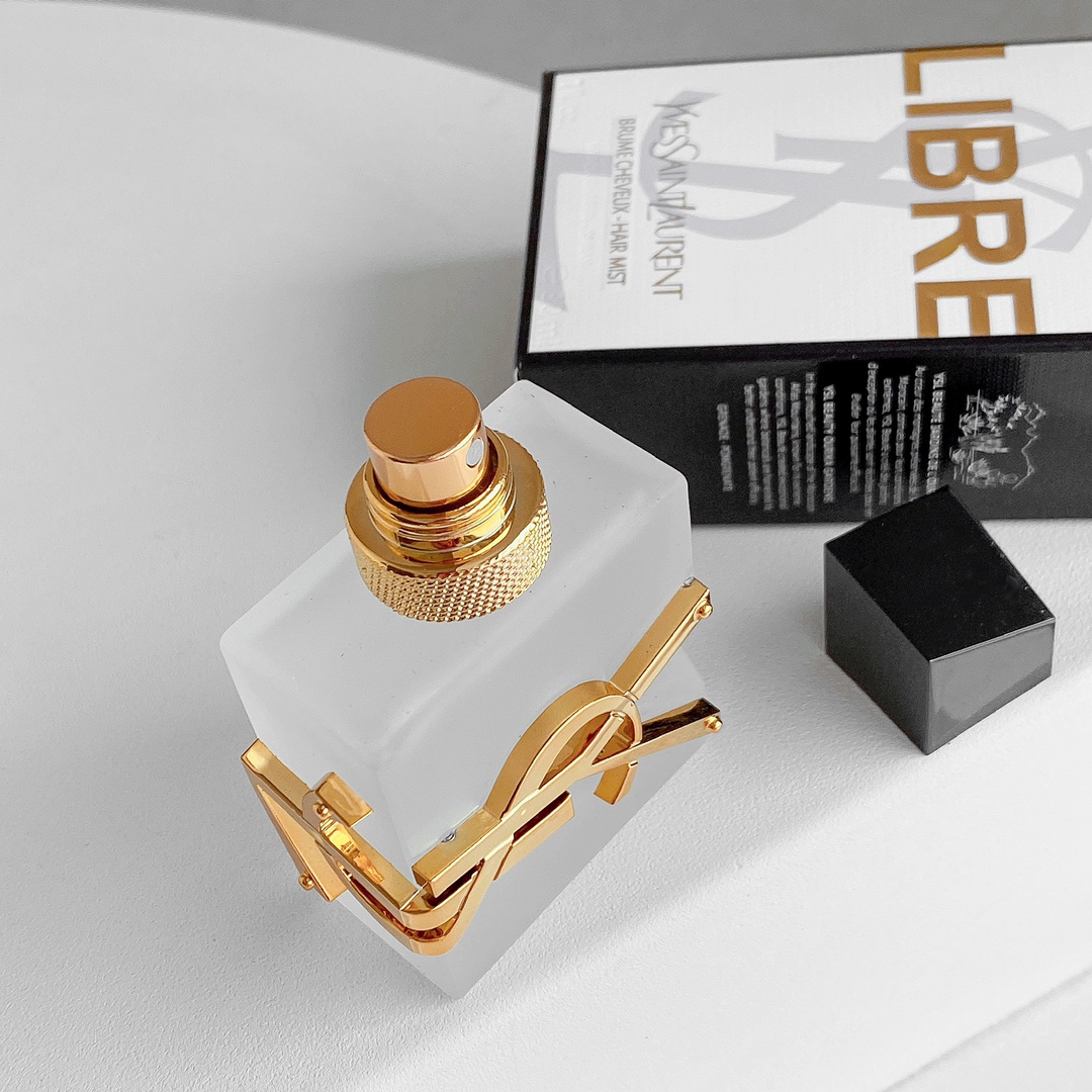 Original order quality
YSL Yves Saint Laurent Eau de Parfum Fragrance Spray Frosted Bottle 30ml|||💫The iconic bottle with glacier frosted texture, paired with an airy dense mist nozzle. Light and portable, you can spray it anywhere, anytime, leaving every hair strand free and exuding a pleasant floral fragrance all day long. High-end bottle, light and easy to carry with you ~
♥️Fragrance list: Orange, Petitgrain, Blackcurrant, Lavender, Orange Blossom, Jasmine
Vanilla Cedar Ambergris Musk
Ysl free water perfume sharing perfume ysl YSL free water fragrance spray fragrance spray - Image 5