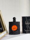 Original order quality
YSL Black Duck Parfum. A very popular perfume ~ the whole bottle is super beautiful, with a black starry sky bottle! The dark style perfume is very exquisite! It makes men want to die, and you will be addicted when you kiss it. It is a feminine scent, sweet as love, bitter as life, and black as death." If you are used to drinking a cup of fragrant vanilla coffee on a cold winter afternoon, then this Ysl Black Opium may be your cup of tea ~ Top notes: pink pepper, orange blossom, pear Middle notes: coffee, jasmine Base notes: vanilla, patchouli, cedar Saint Laurent Black Opium Women's Perfume Perfume bottles also have good looks