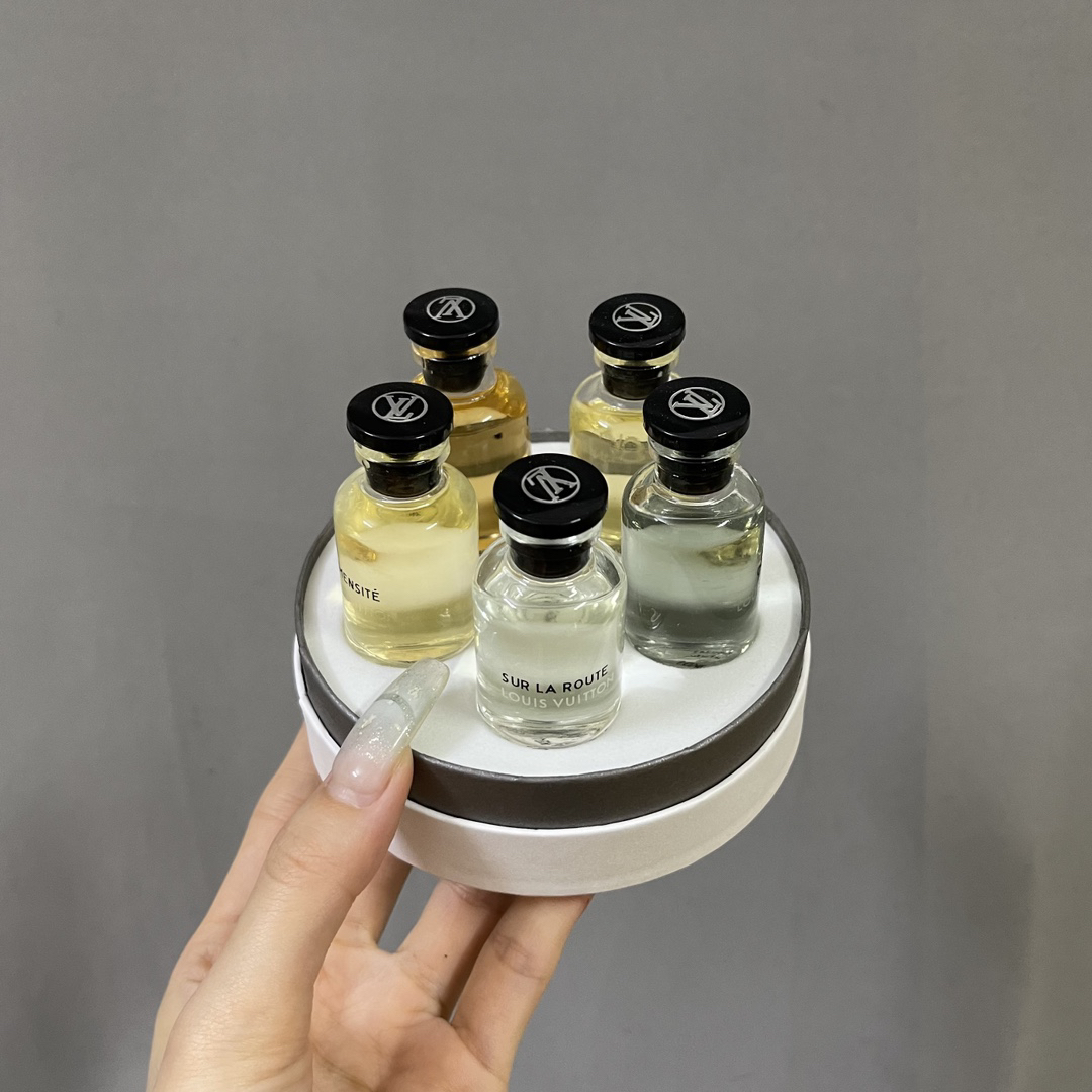 LV Five Dragon Pearl Perfume Sample 10ml Five-piece Set! Contains: 10ml*5. Taste: Vast, new territory, thunderstorm, carefree, accidental. - Image 4
