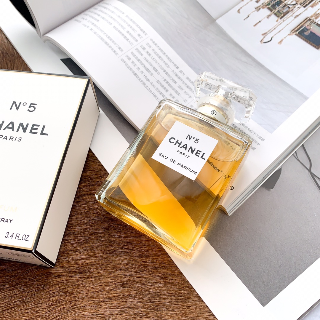 Original order quality
🔥Chanel Chanel N5 Eau No. 5 LEAU Women's EDT Eau de Toilette
Specifications: 100ml
Classic strong fragrance No. 5, a long-lasting strong fragrance, give your girlfriend a birthday gift and holiday gift! - Image 2