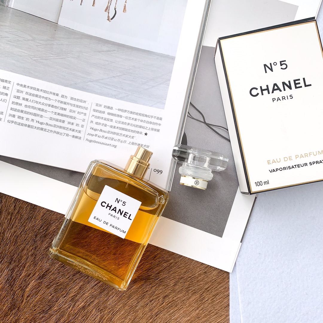 Original order quality
🔥Chanel Chanel N5 Eau No. 5 LEAU Women's EDT Eau de Toilette
Specifications: 100ml
Classic strong fragrance No. 5, a long-lasting strong fragrance, give your girlfriend a birthday gift and holiday gift! - Image 3