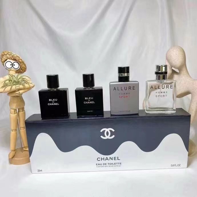 New CHANEL Chanel men's perfume 4-piece set*25ml
The classic four-piece set contains: Azure Light Fragrance + Azure Intense Fragrance + Charming Sports + Charming Sports Cologne
Four different flavors, fashionable and classic, convenient for Ctrip. 25ml each✨