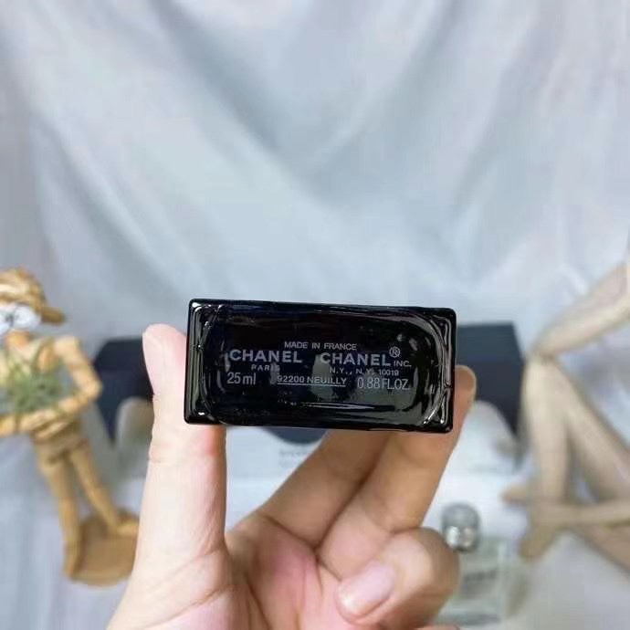 New CHANEL Chanel men's perfume 4-piece set*25ml
The classic four-piece set contains: Azure Light Fragrance + Azure Intense Fragrance + Charming Sports + Charming Sports Cologne
Four different flavors, fashionable and classic, convenient for Ctrip. 25ml each✨ - Image 4