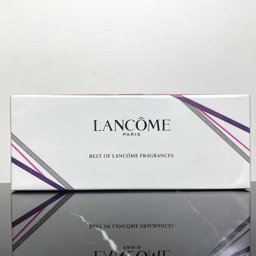 Original order quality
💥Lancôme 5-piece perfume sample set🔜40U801 code! Comes with gift bag ❗️ Lancôme Q version perfume five-piece set! Lancome Q version perfume five-piece set contains: Midnight Rose 5ml + Beautiful Life 4ml + Brilliant Treasure Perfume 7.5ml + Beautiful Life 4ml + Miracle 5ml❗️ Lancôme Menmei Q version perfume five-piece set.