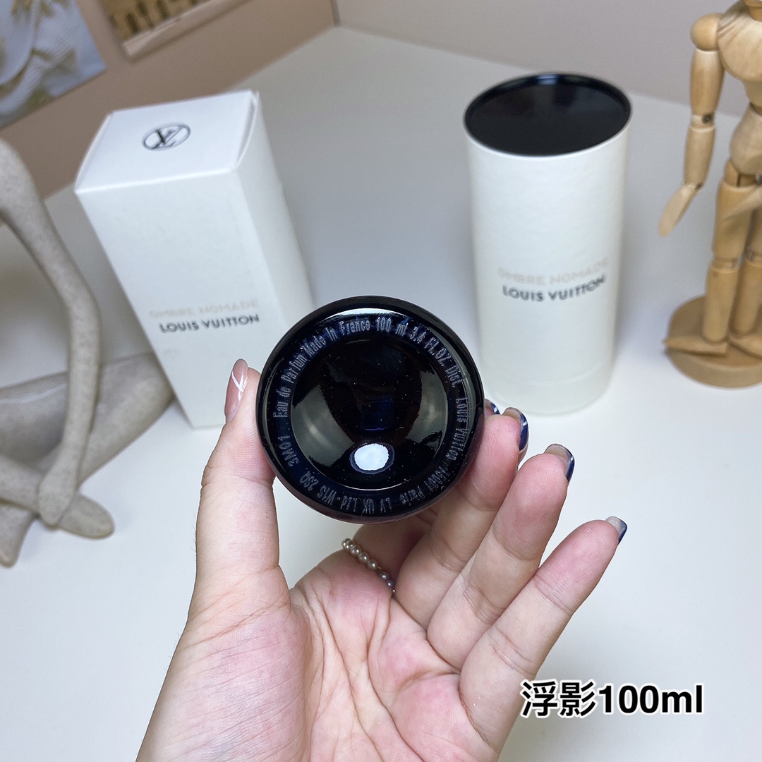 💰💰 Louis Vuitton Floating Shadow Wandering Ghost 100ml
Louis Vuitton Ombre Nomade, 2018
Brand: Louis Vuitton
Perfumer: Jacques Cavallie.
Properties: Neutral fragrance
Fragrance: Woody Oriental
Agarwood (Oud) Incense Rose Raspberry Birch Saffron Benzoin Balsam Amber Wood Geranium - Image 4