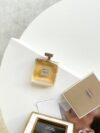 Original single perfume
CHAENL Chanel's new Gabrielle fragrance
CHAENL Chanel's new Gabrielle floral fragrance for women 100ml
💐Fragrance: Floral
✨Top notes: orange, grapefruit, black currant
✨Middle notes: jasmine, ylang ylang, orange blossom, tuberose,
Pear, lily of the valley, pink pepper
✨Base: sandalwood, musk, cashmere wood, orris root
Women, the taste that light mature and mature women should have, with their own light
Manghe aura! The top note is a slightly aggressive powdery fragrance, and you can vaguely smell the sweetness of orange fruits, which makes people retreat, but if you keep exploring, you will find the surprise she has given you; the middle note is a mixture of four white flowers, which makes people gradually feel peaceful and gentle.
It’s as if the strong-looking woman at the beginning lets you slowly touch her softest side; until the base notes of musk and sandalwood appear, people feel truly satisfied and at ease❤️ Chanel Gabrielle Eau de Parfum 100mL