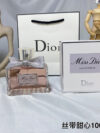Dior’s new Ribbon Sweetheart Eau de Parfum 100ml
🔜 Quality❗️571456# Ribbon Sweetheart 100ml
🔻New Dior Dior MissDior Dior Haute Couture Dress Ribbon Sweetheart Miss Women's Perfume 100ml

Top notes: Italian citrus essence

Middle Note: Double Jasmine Absolute

Base note: Indonesian patchouli essence