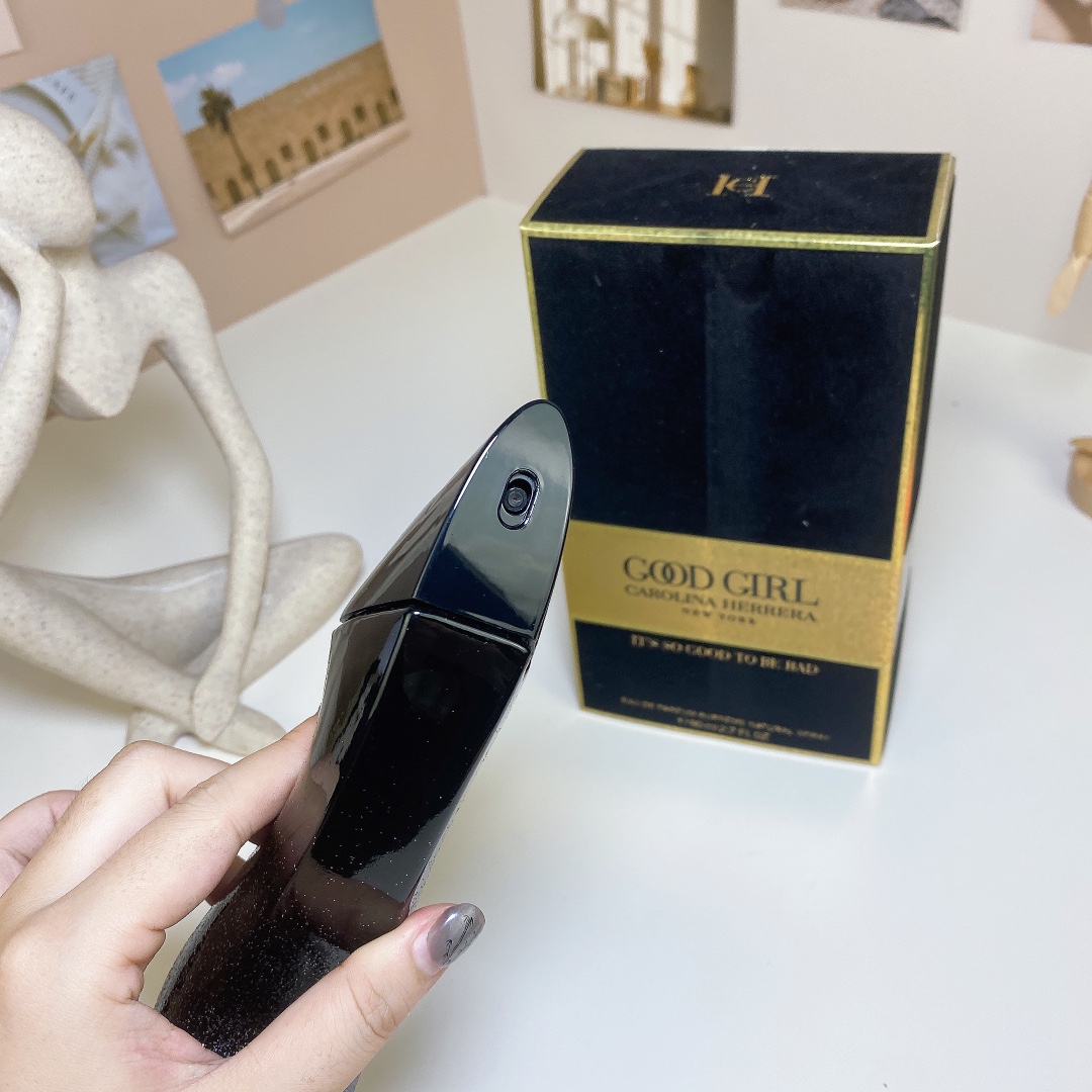 High quality
Carolina High Heels Good Girls Supreme Eau de Parfum 80ml
Carolina Herrera Good Girl Supreme, 2020
Brand: Herea
Properties: female fragrance
Fragrance: floral oriental
Top note: forest fruit jasmine
Middle note: tonka bean tuberose
Base note: vetiver - Image 3