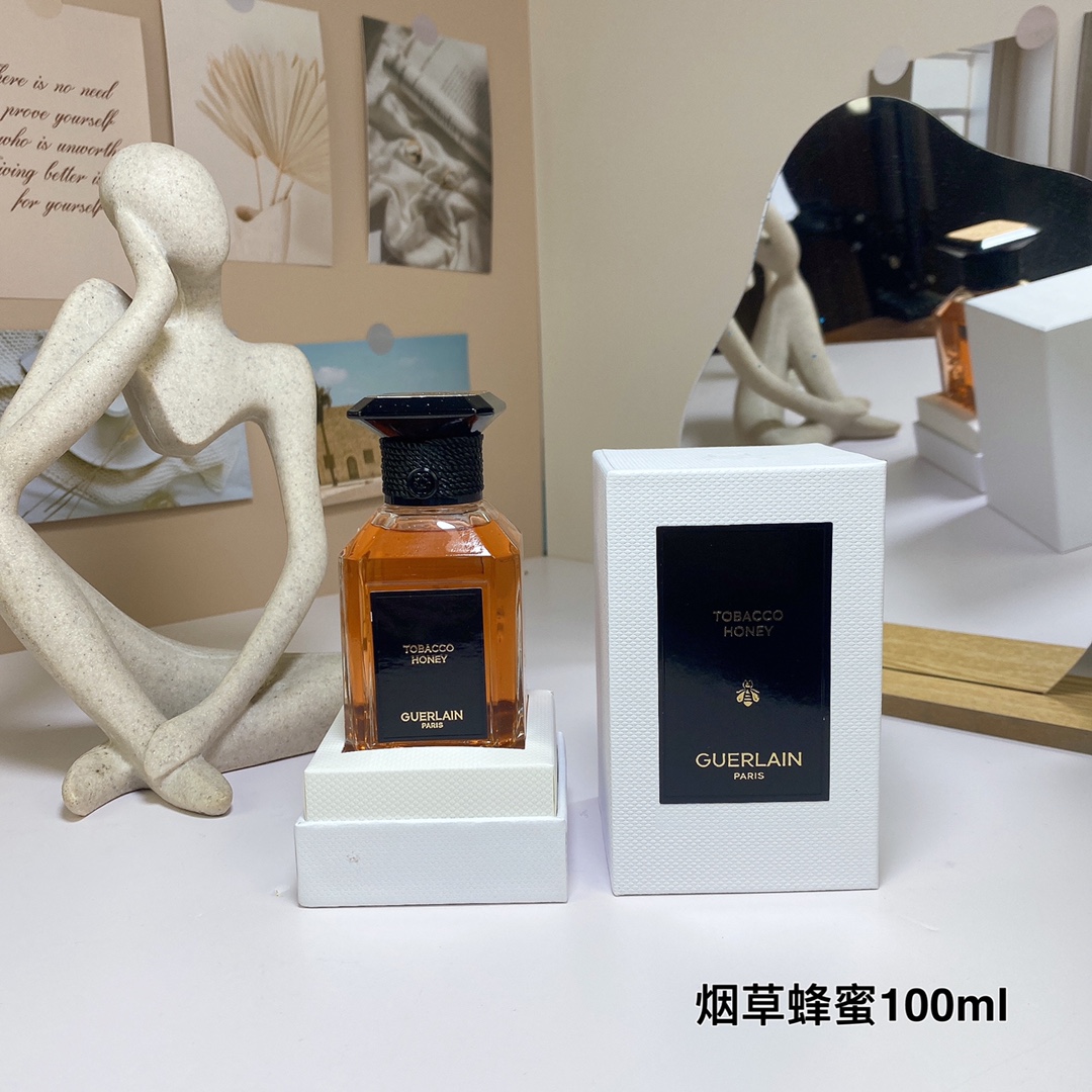 Tobacco Honey 100ml
Art Salon Series
Tobacco Honey,2023
Brand:
Perfumer: Dehine Jelk
Properties: Neutral fragrance
Fragrance: Woody Oriental
Top notes: Honey, Clove, Star Anise
Middle Notes: Tobacco, Tonka Bean, Vanilla Sesame
Base note: Agarwood (ebony) sandalwood