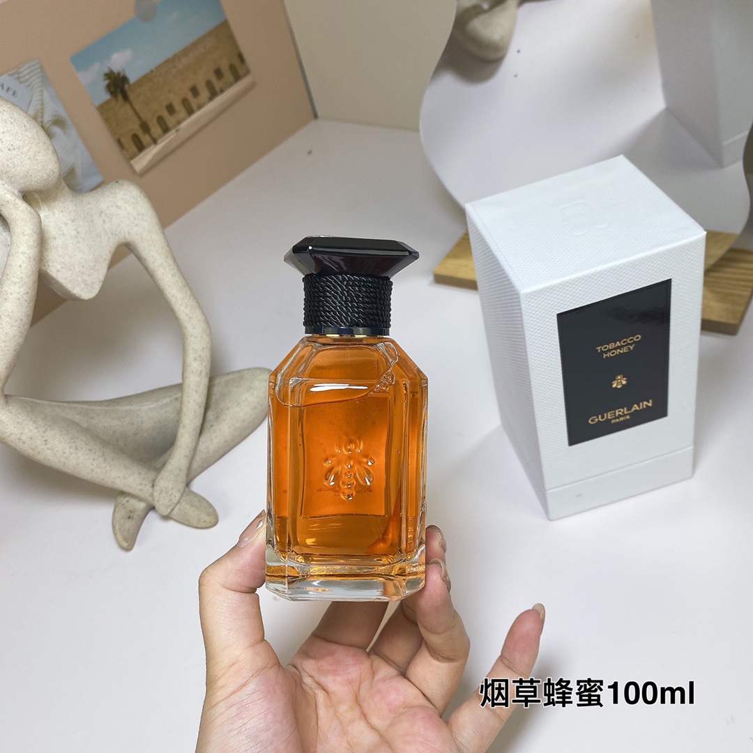 Tobacco Honey 100ml
Art Salon Series
Tobacco Honey,2023
Brand:
Perfumer: Dehine Jelk
Properties: Neutral fragrance
Fragrance: Woody Oriental
Top notes: Honey, Clove, Star Anise
Middle Notes: Tobacco, Tonka Bean, Vanilla Sesame
Base note: Agarwood (ebony) sandalwood - Image 5