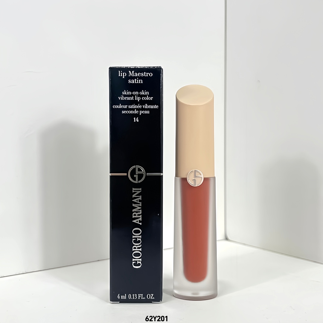 30! Adjust price!
Armani small pink cover lip glaze 4ml🔜5 colors in stock: 02-04-14-15-16-. Synchronized double-layer base label-paste color-texture, can be equipped with Chinese label, transparent date label, need to place an order and note!