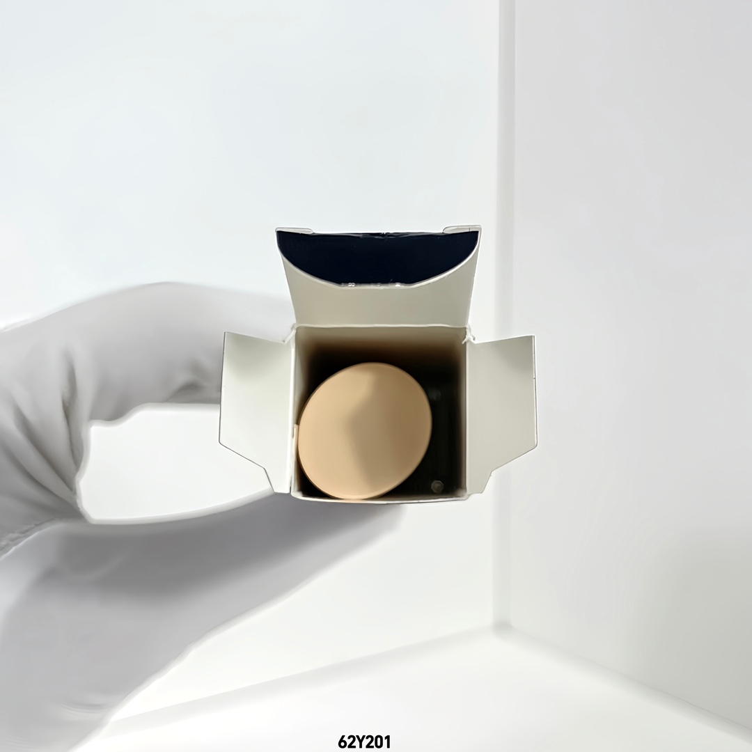 30! Adjust price!
Armani small pink cover lip glaze 4ml🔜5 colors in stock: 02-04-14-15-16-. Synchronized double-layer base label-paste color-texture, can be equipped with Chinese label, transparent date label, need to place an order and note! - Image 5