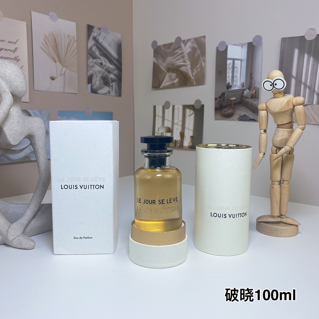 💰💰Louis Vuitton Daybreak 100ml Le Jour se Lève, 2018
Brand: Louis Vuitton
Perfumer: Jacques Cavallie.
Properties: female fragrance
Fragrance: fruity floral fragrance
Top notes: grapefruit, orange, bergamot, blackcurrant
Middle notes: lily of the valley, jasmine, green leaves, osmanthus, peony, magnolia, rose
Base notes: Musk Ambergris Vanillin Vanilla - Image 2